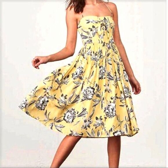 BB Dakota Yellow Floral Halter Fit & Flare Dress Size 6 NWT - Picture 1 of 12